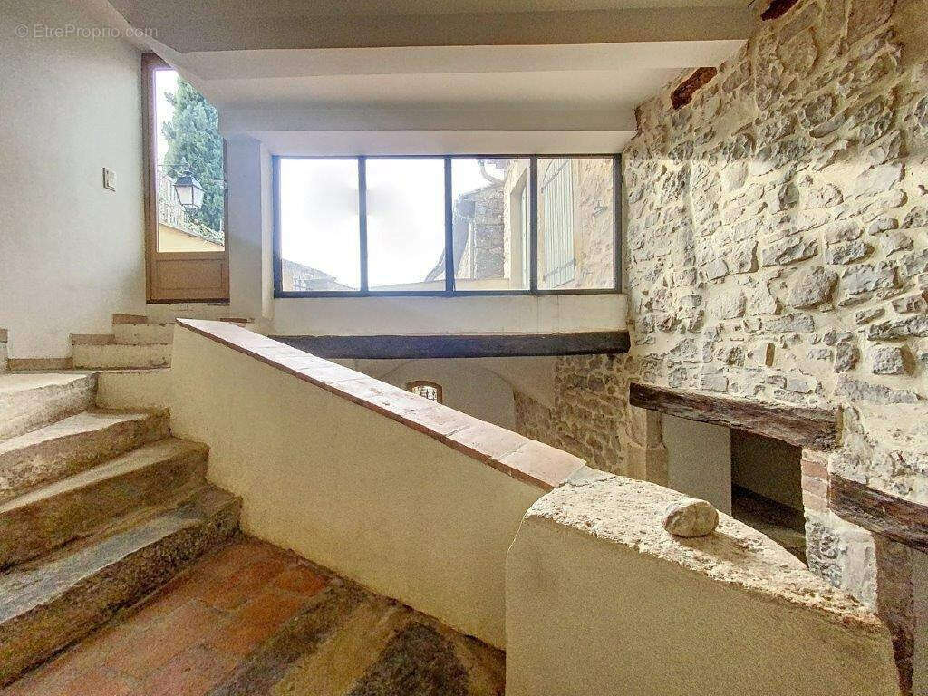 Appartement à MARUEJOLS-LES-GARDON