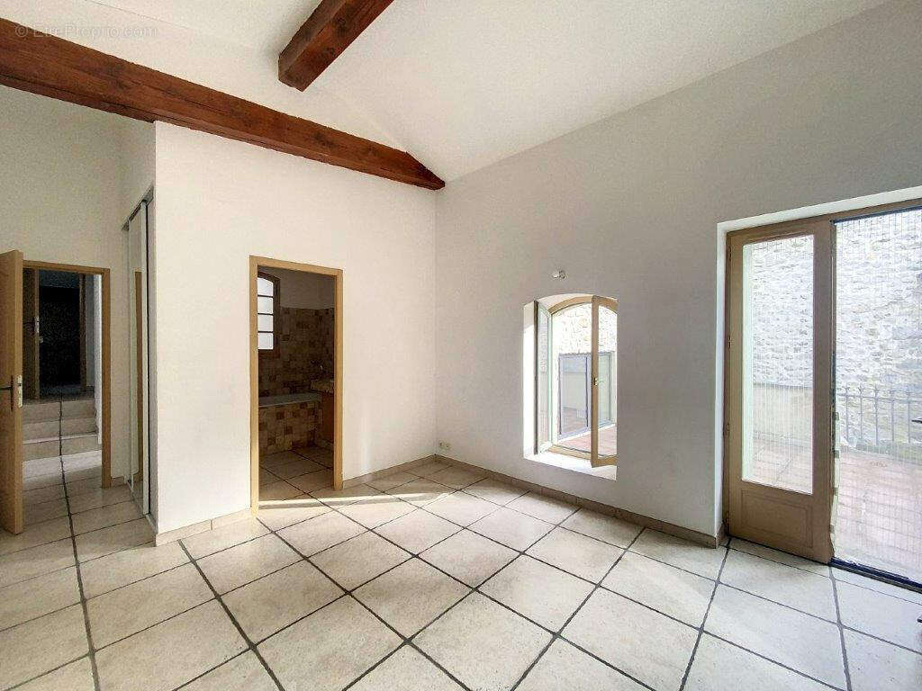 Appartement à MARUEJOLS-LES-GARDON