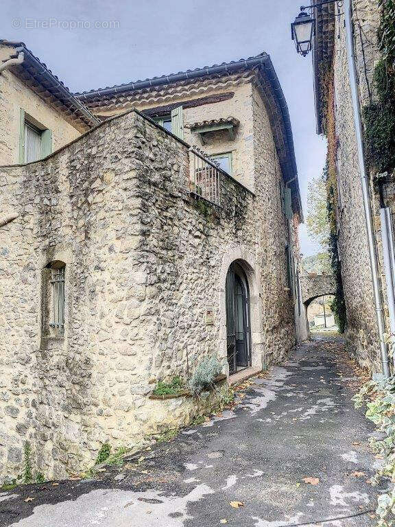 Appartement à MARUEJOLS-LES-GARDON