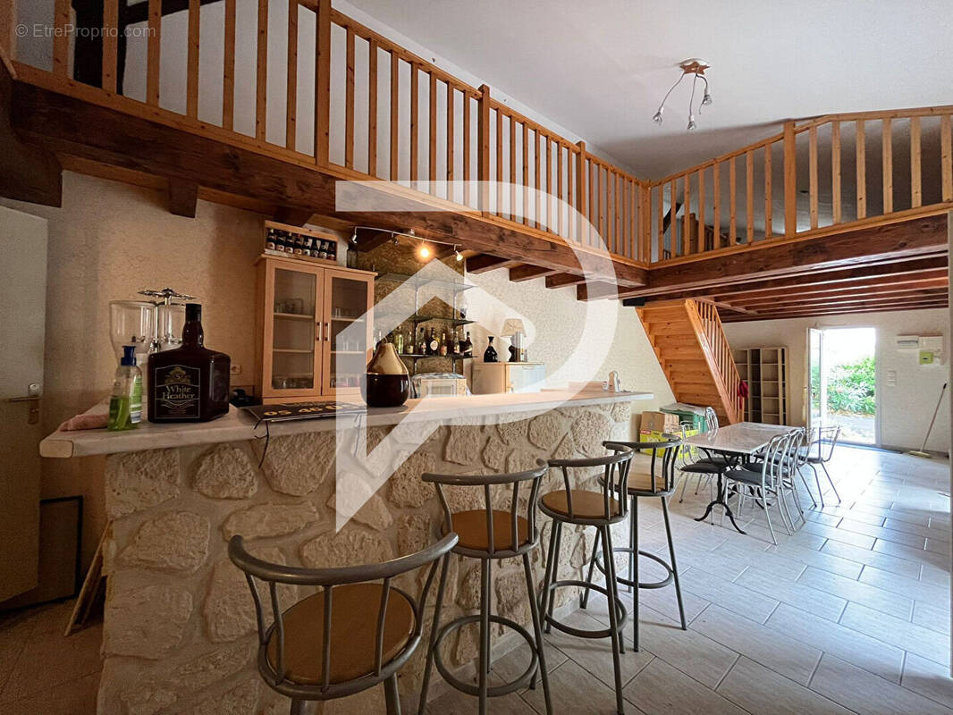 Maison à SAINTE-GEMME