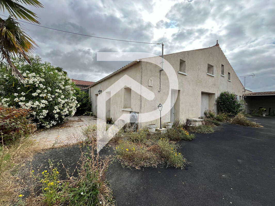 Maison à SAINTE-GEMME