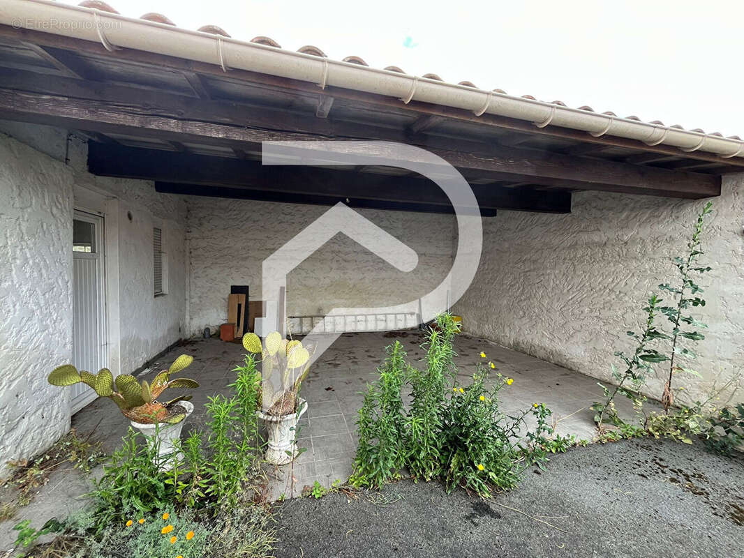 Maison à SAINTE-GEMME