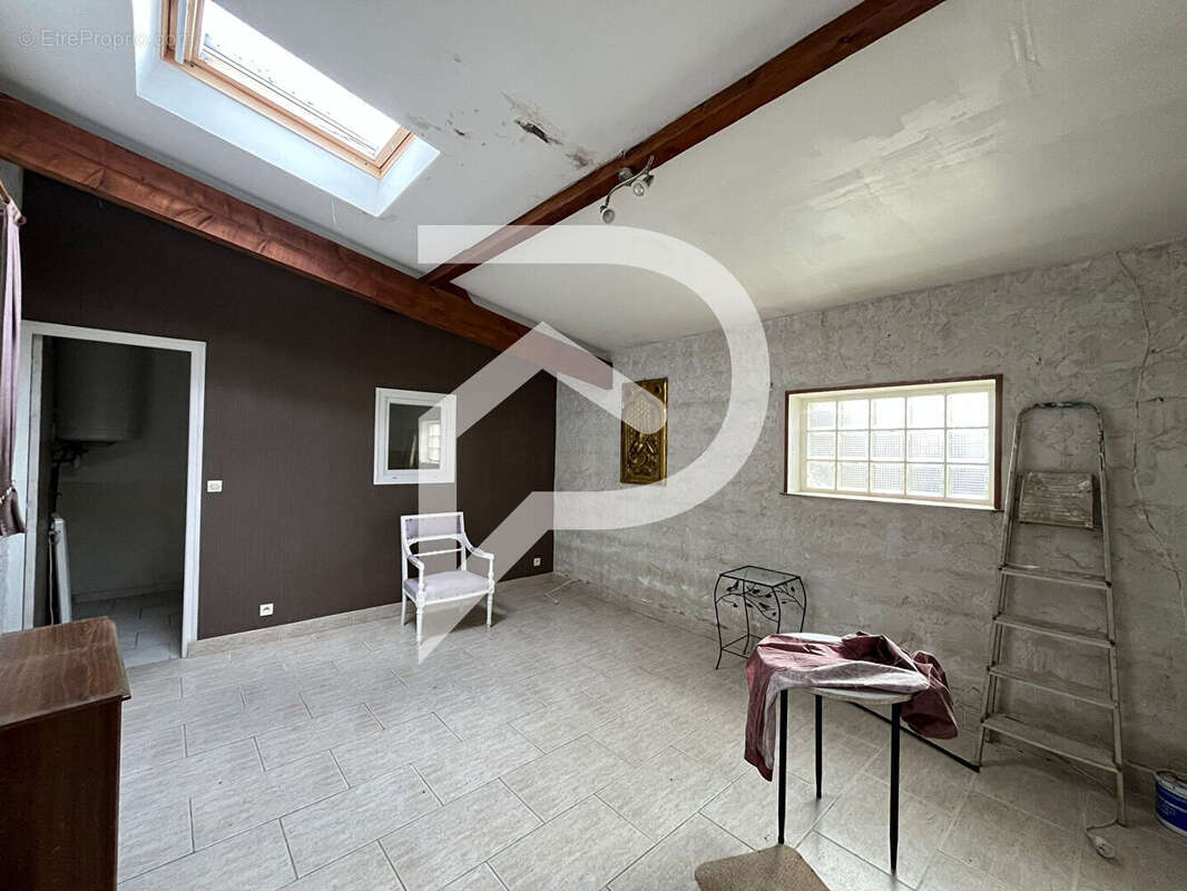 Maison à SAINTE-GEMME