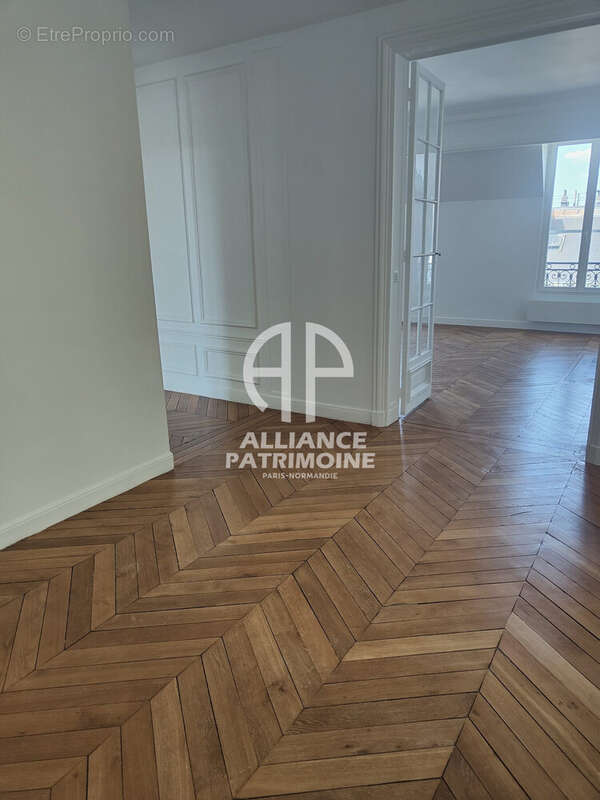 Appartement en étoiles - Appartement à PARIS-8E