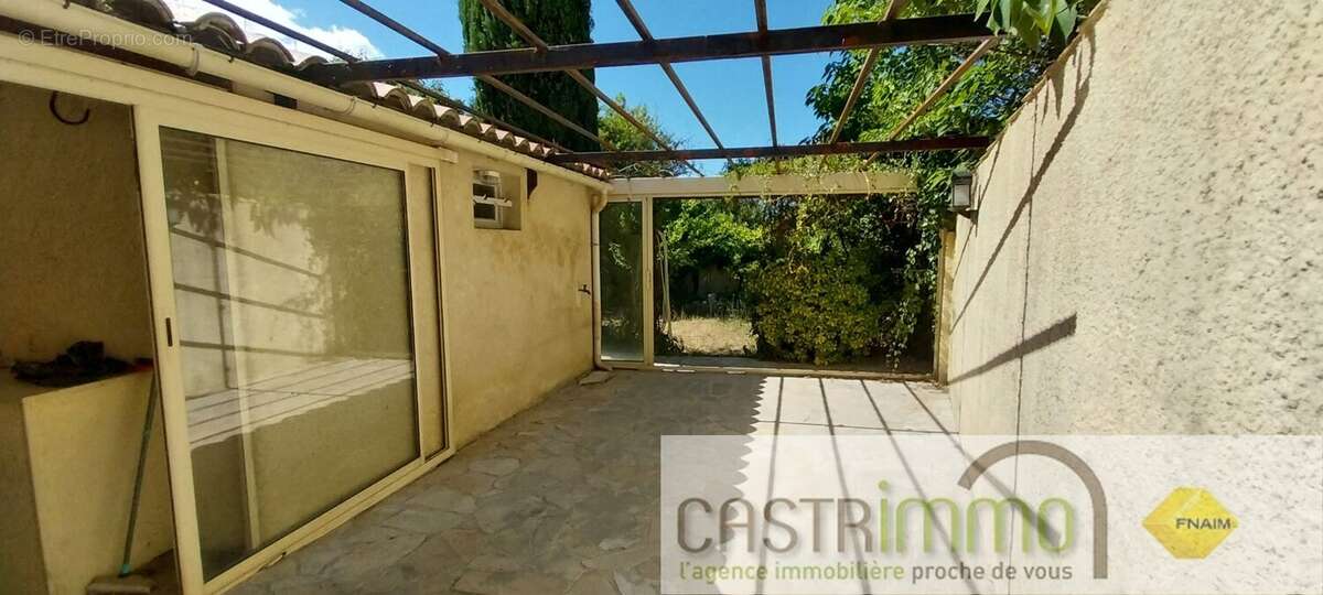 Maison à SAINT-HILAIRE-DE-BEAUVOIR