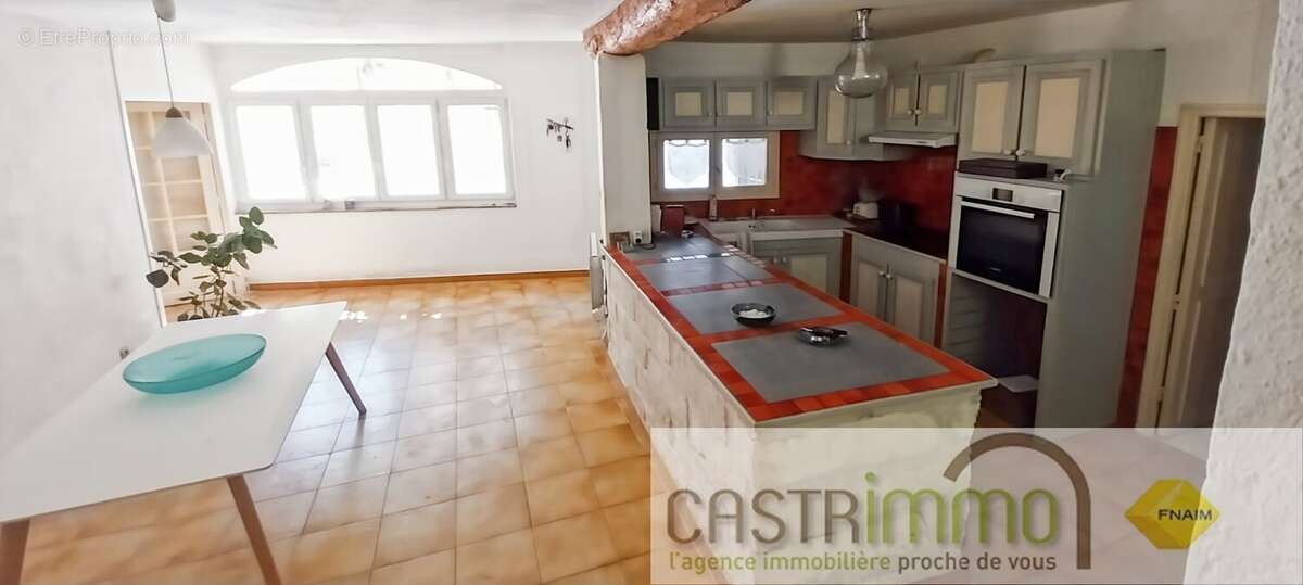 Maison à SAINT-HILAIRE-DE-BEAUVOIR