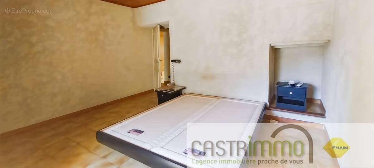 Maison à SAINT-HILAIRE-DE-BEAUVOIR