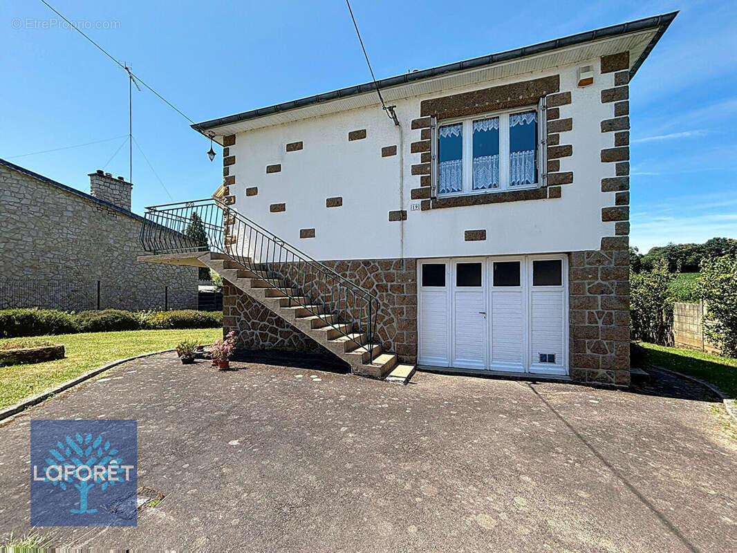 Maison à LOUVIGNE-DU-DESERT