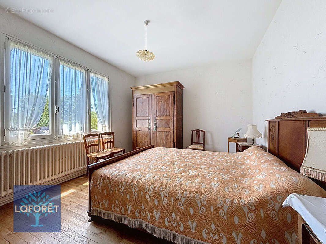 Maison à LOUVIGNE-DU-DESERT