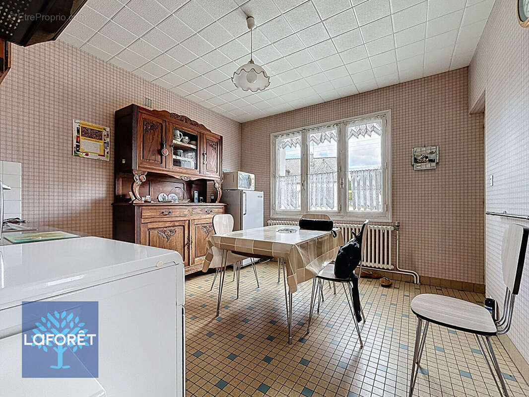 Maison à LOUVIGNE-DU-DESERT