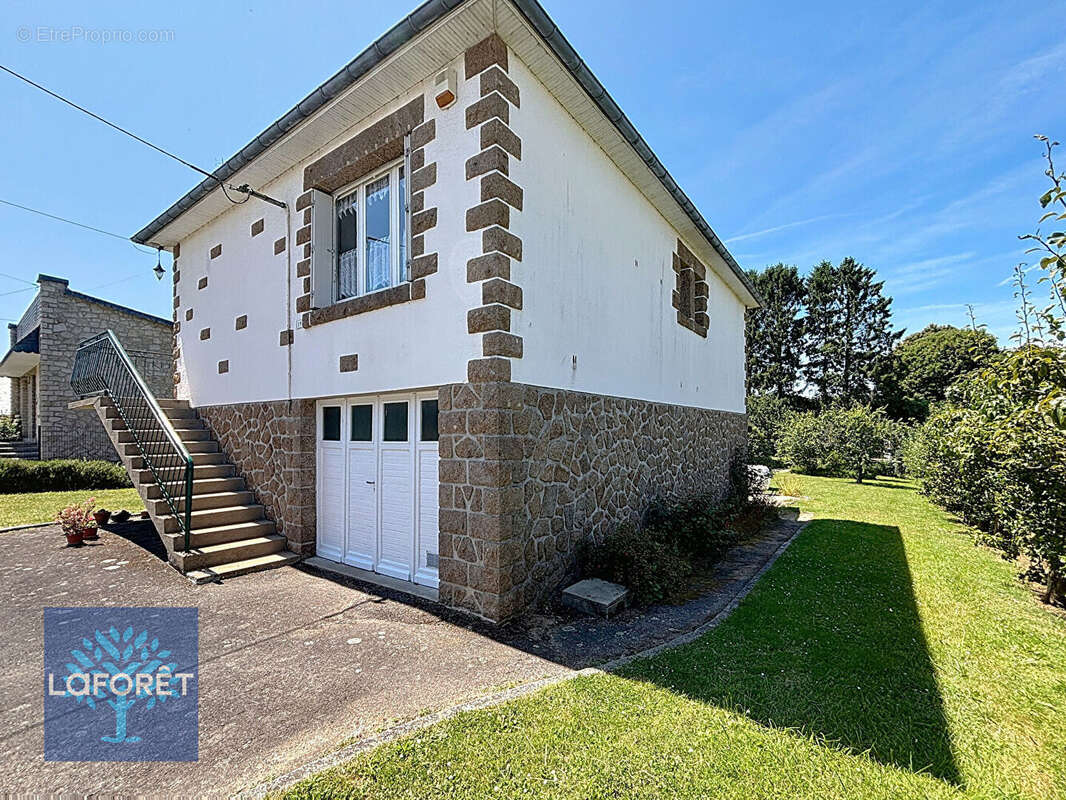 Maison à LOUVIGNE-DU-DESERT