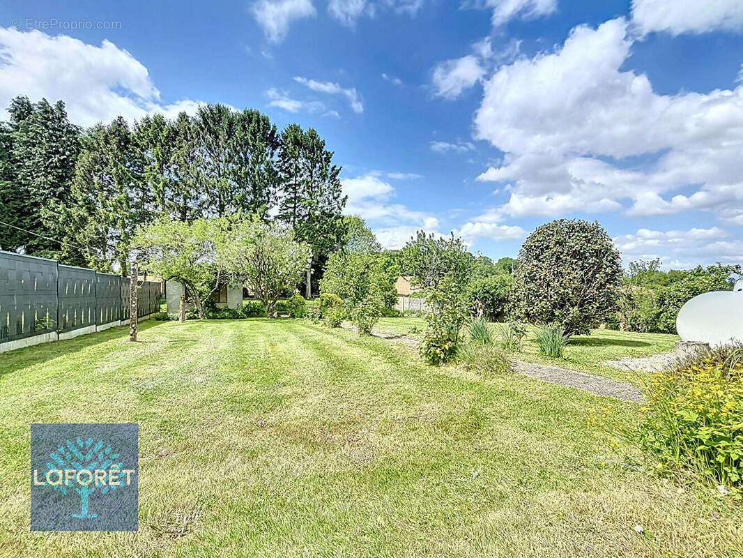 Maison à LOUVIGNE-DU-DESERT