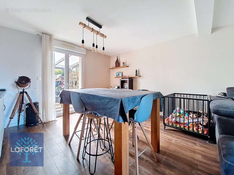 Maison à LA CHAPELLE-JANSON