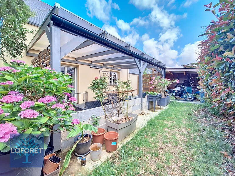 Maison à LA CHAPELLE-JANSON