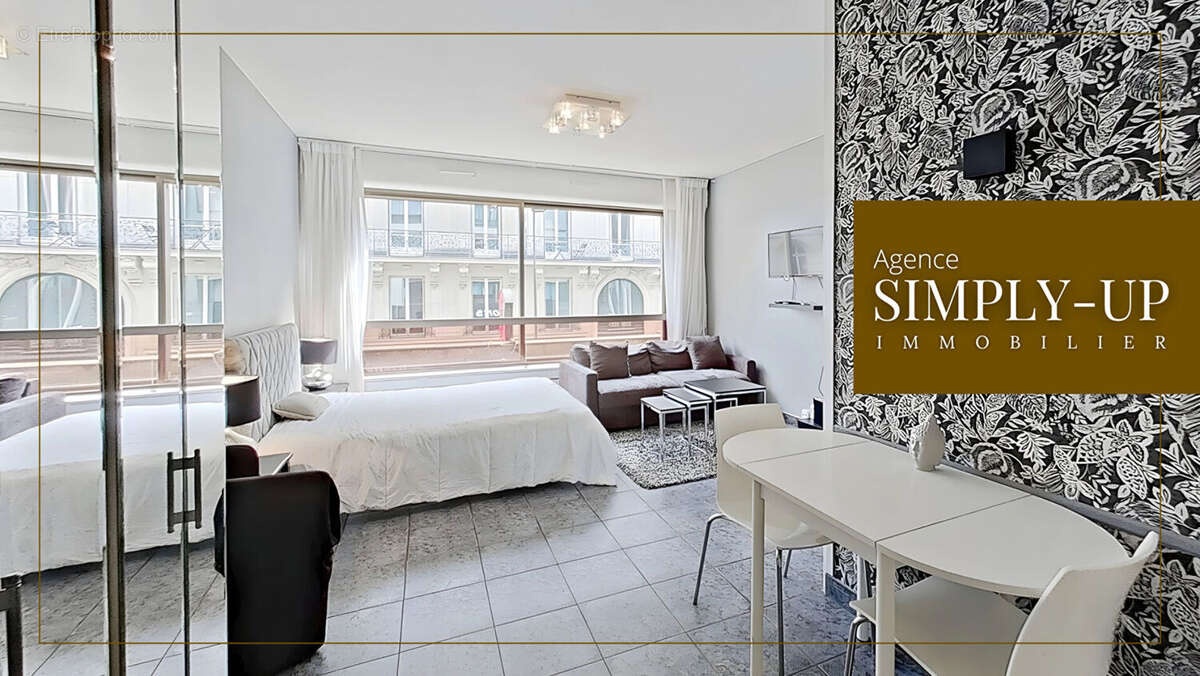 Appartement à PARIS-8E