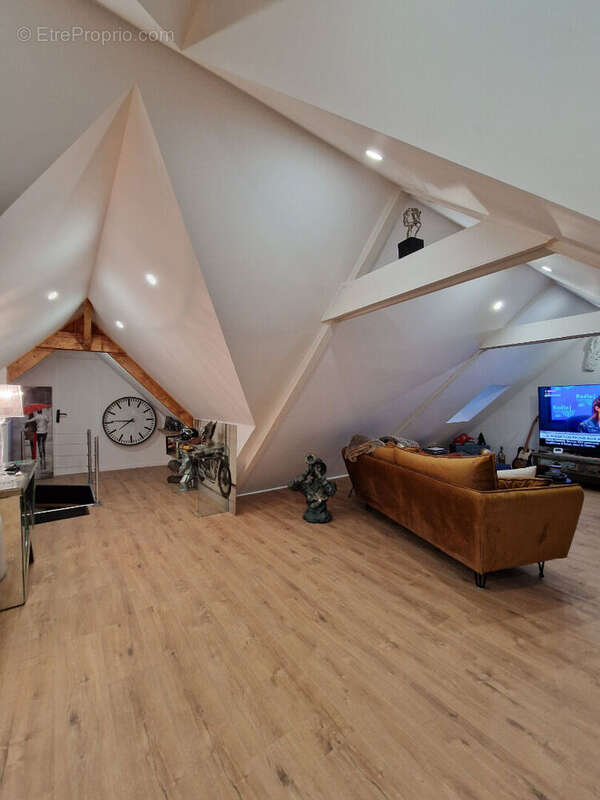 Appartement à THEIX