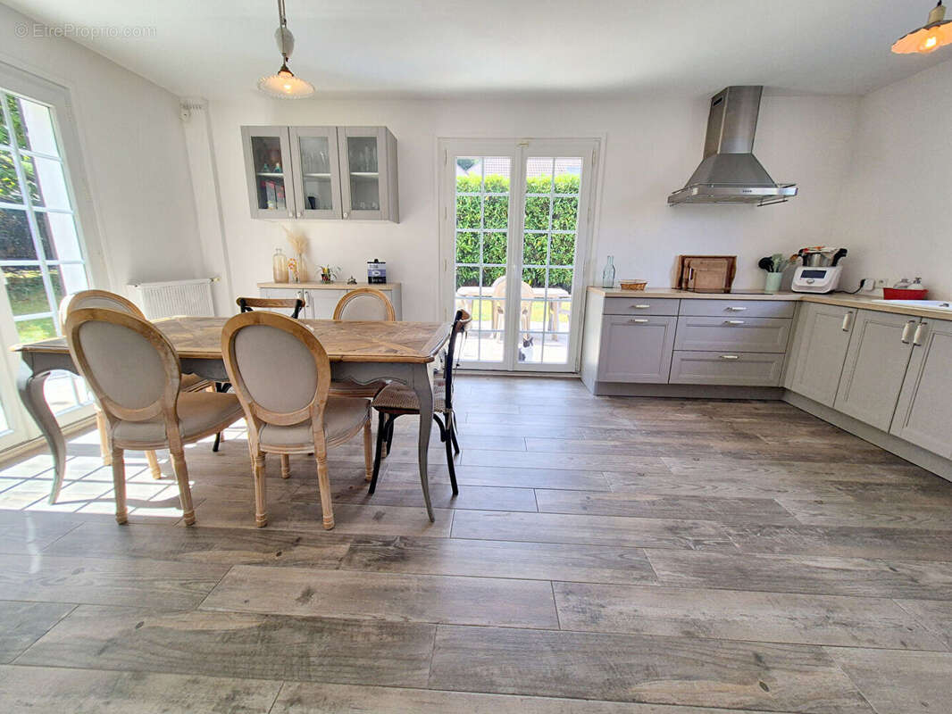 Maison à FONTENAY-LE-FLEURY