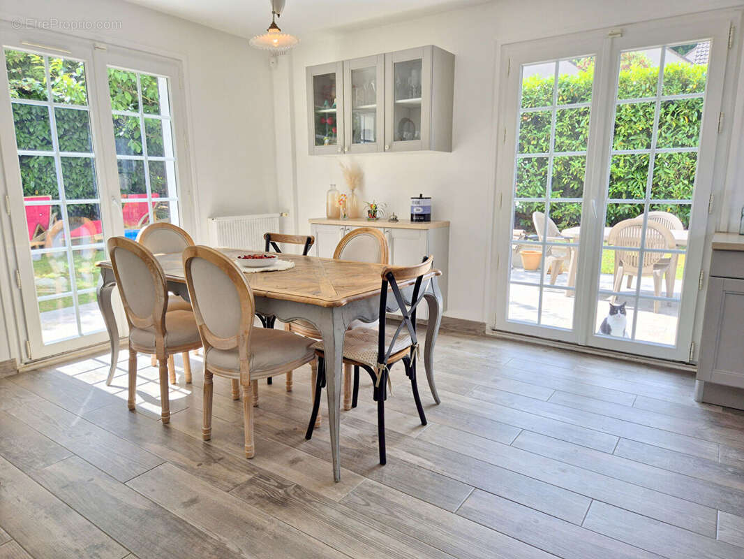 Maison à FONTENAY-LE-FLEURY