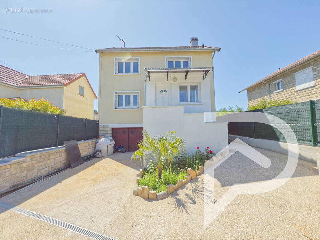 Maison à BEAUMONT-SUR-OISE