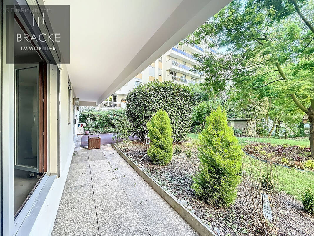 Appartement à COURBEVOIE