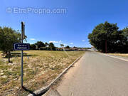 Terrain à MONTILLIERS