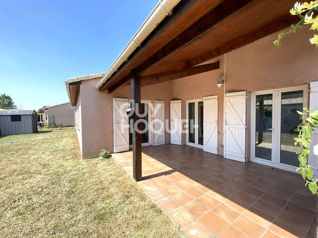 Maison à LA SALVETAT-SAINT-GILLES