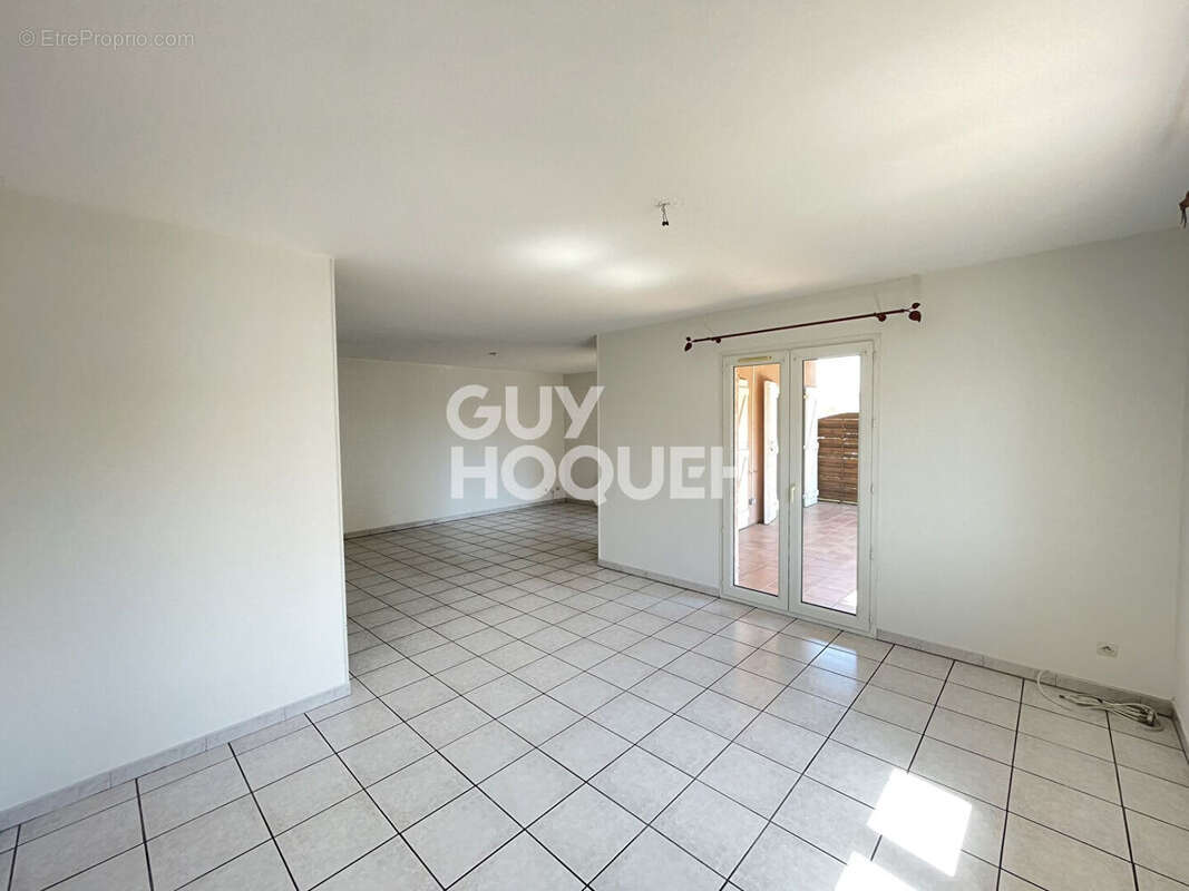 Maison à LA SALVETAT-SAINT-GILLES