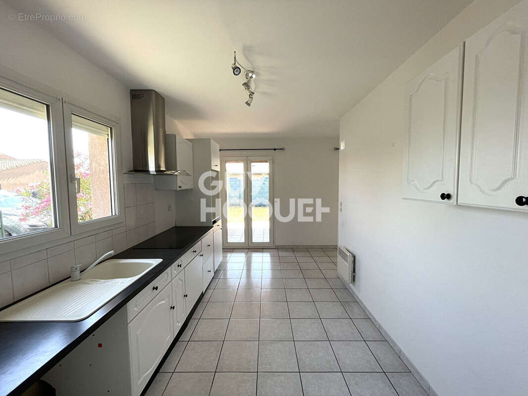 Maison à LA SALVETAT-SAINT-GILLES