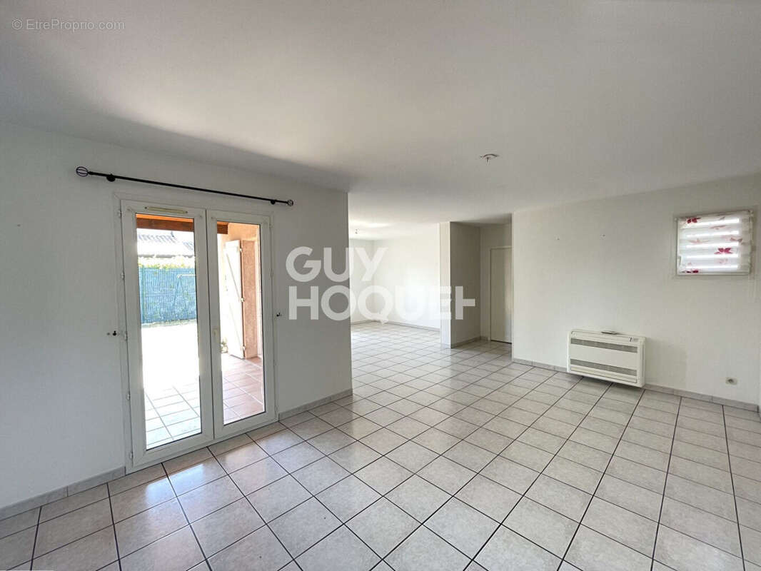 Maison à LA SALVETAT-SAINT-GILLES