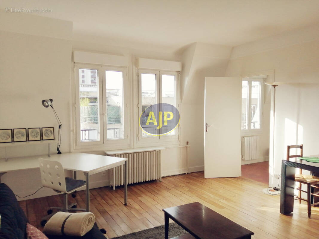 Appartement à PARIS-15E