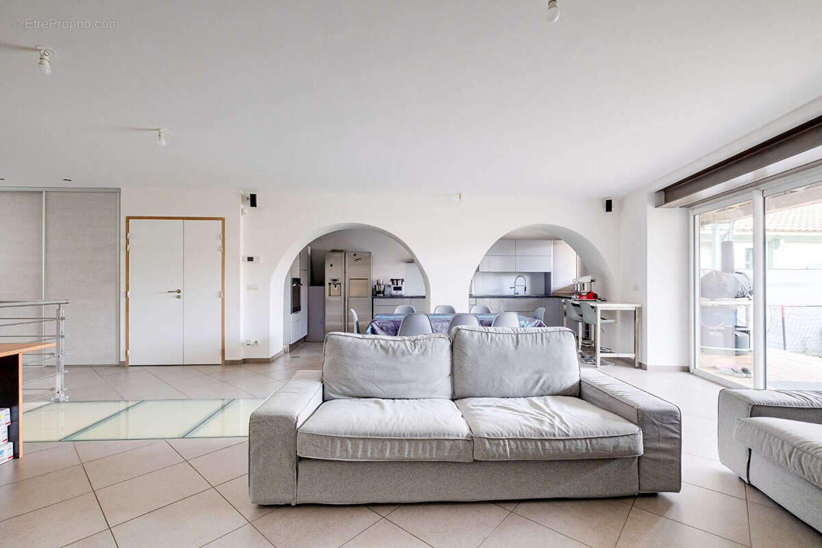 Appartement à MARSEILLE-3E