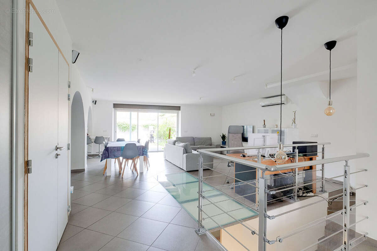 Appartement à MARSEILLE-3E