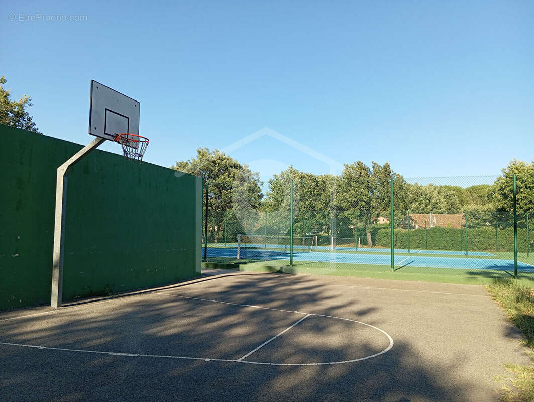 Maison à TOURRETTES