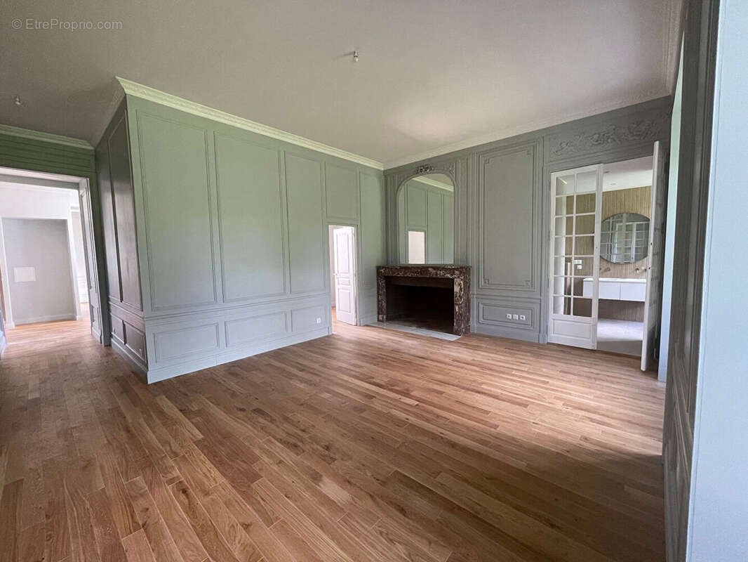 Appartement à MORIGNY-CHAMPIGNY