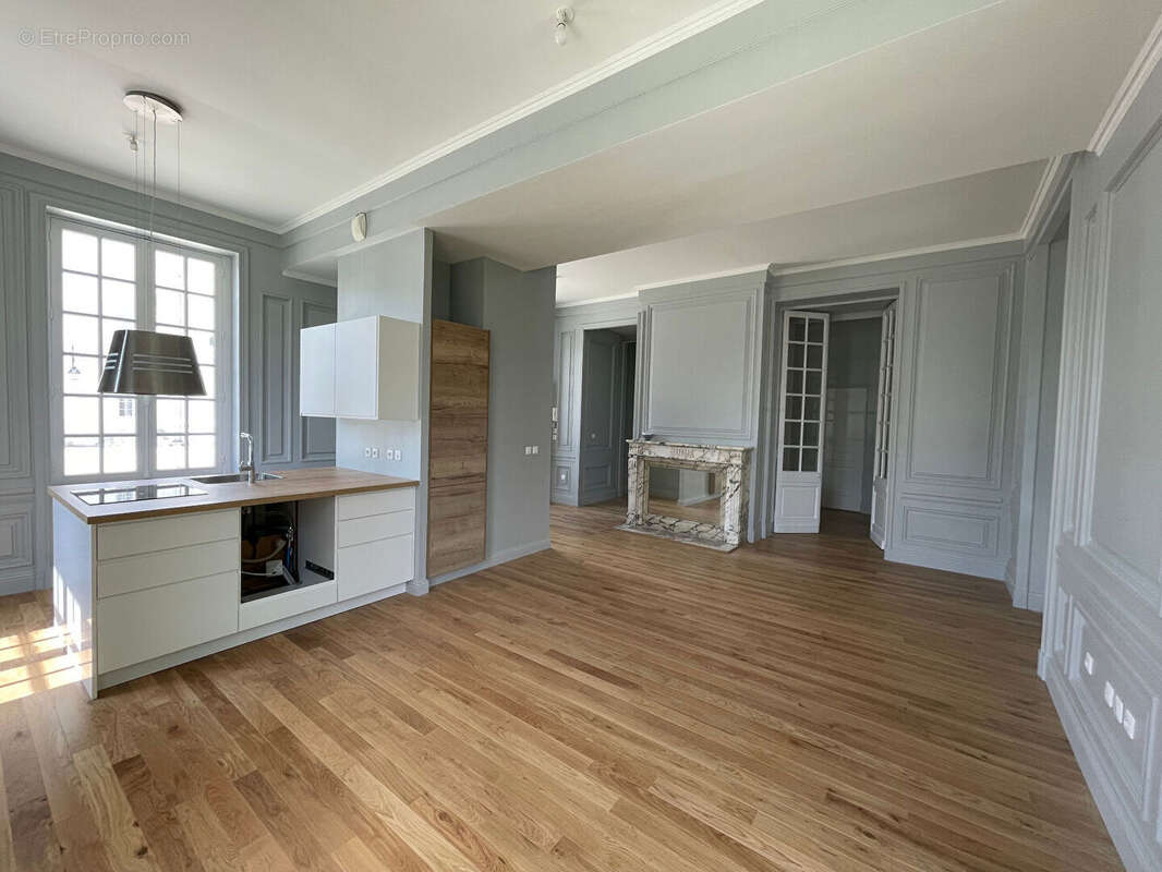 Appartement à MORIGNY-CHAMPIGNY