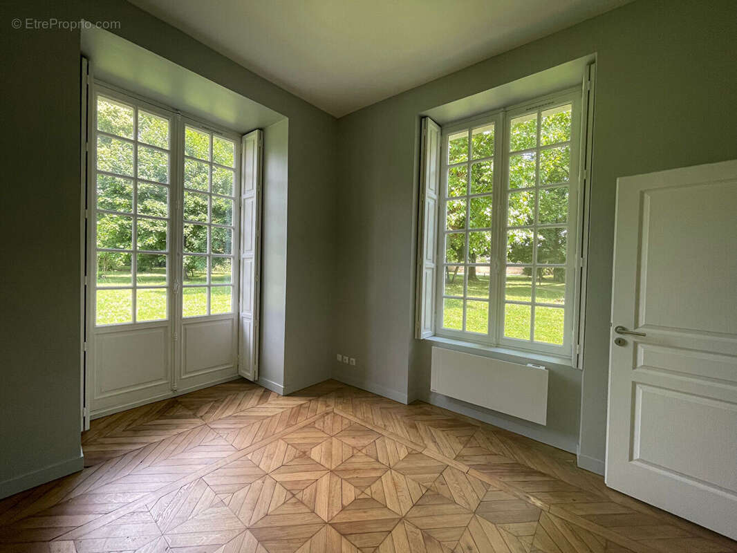 Appartement à MORIGNY-CHAMPIGNY