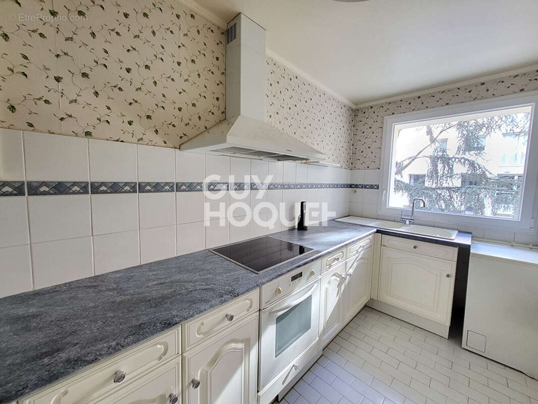 Appartement à LA CELLE-SAINT-CLOUD