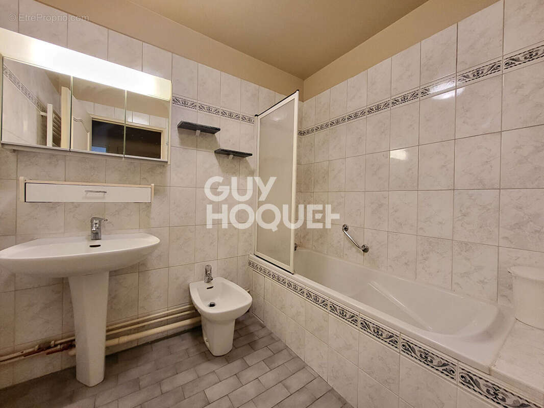 Appartement à LA CELLE-SAINT-CLOUD