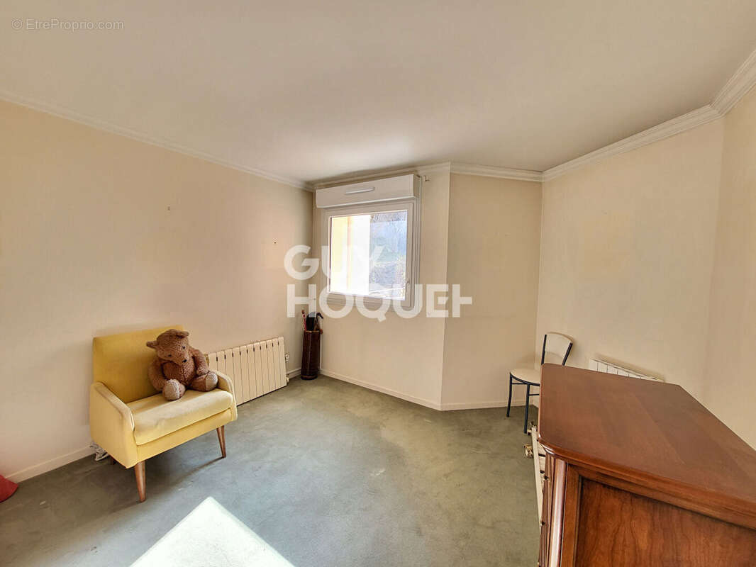 Appartement à LA CELLE-SAINT-CLOUD