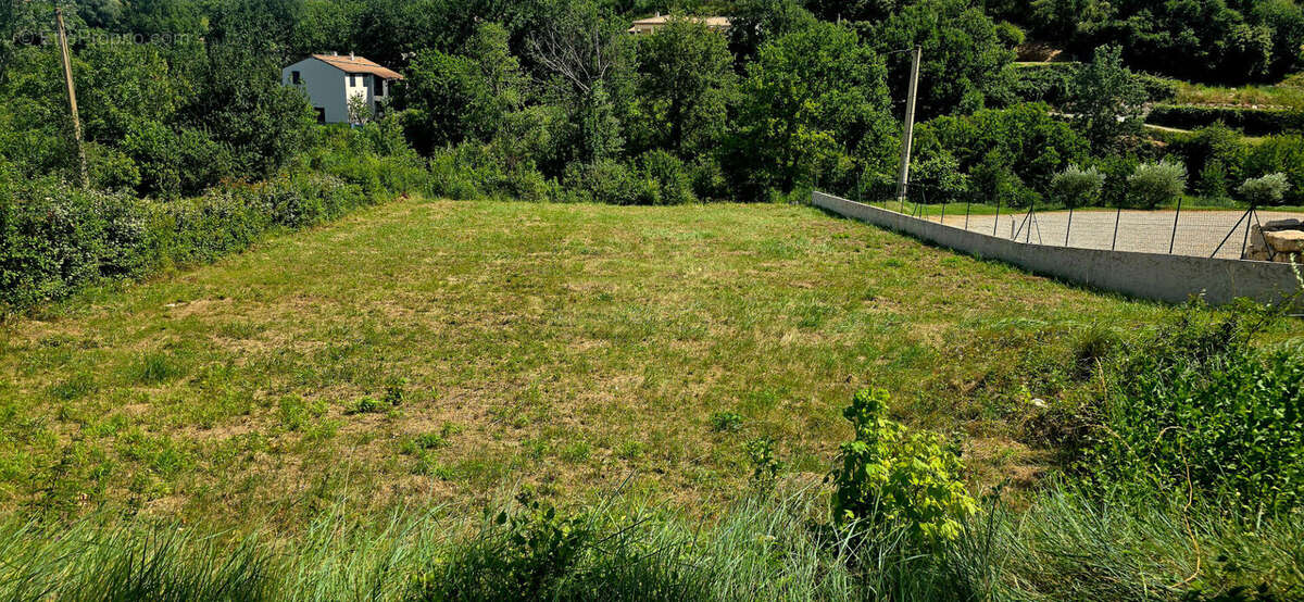 Terrain à VAISON-LA-ROMAINE