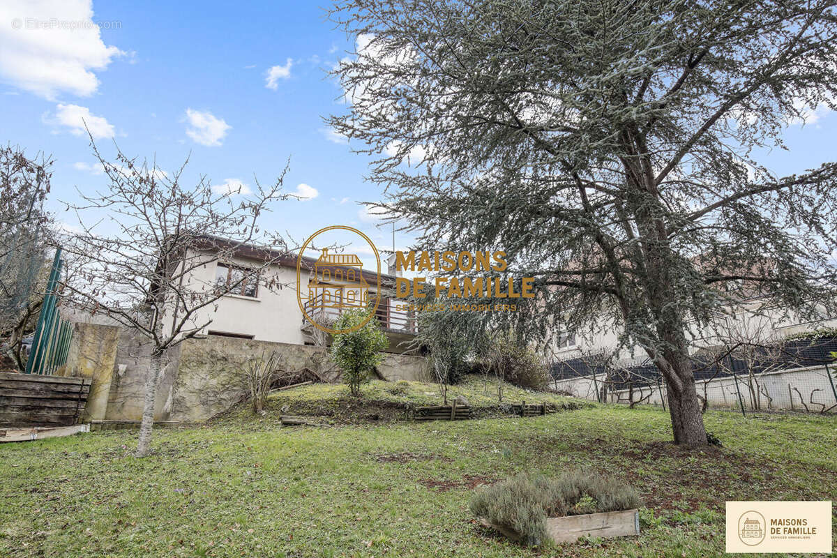 Maison à LA CELLE-SAINT-CLOUD