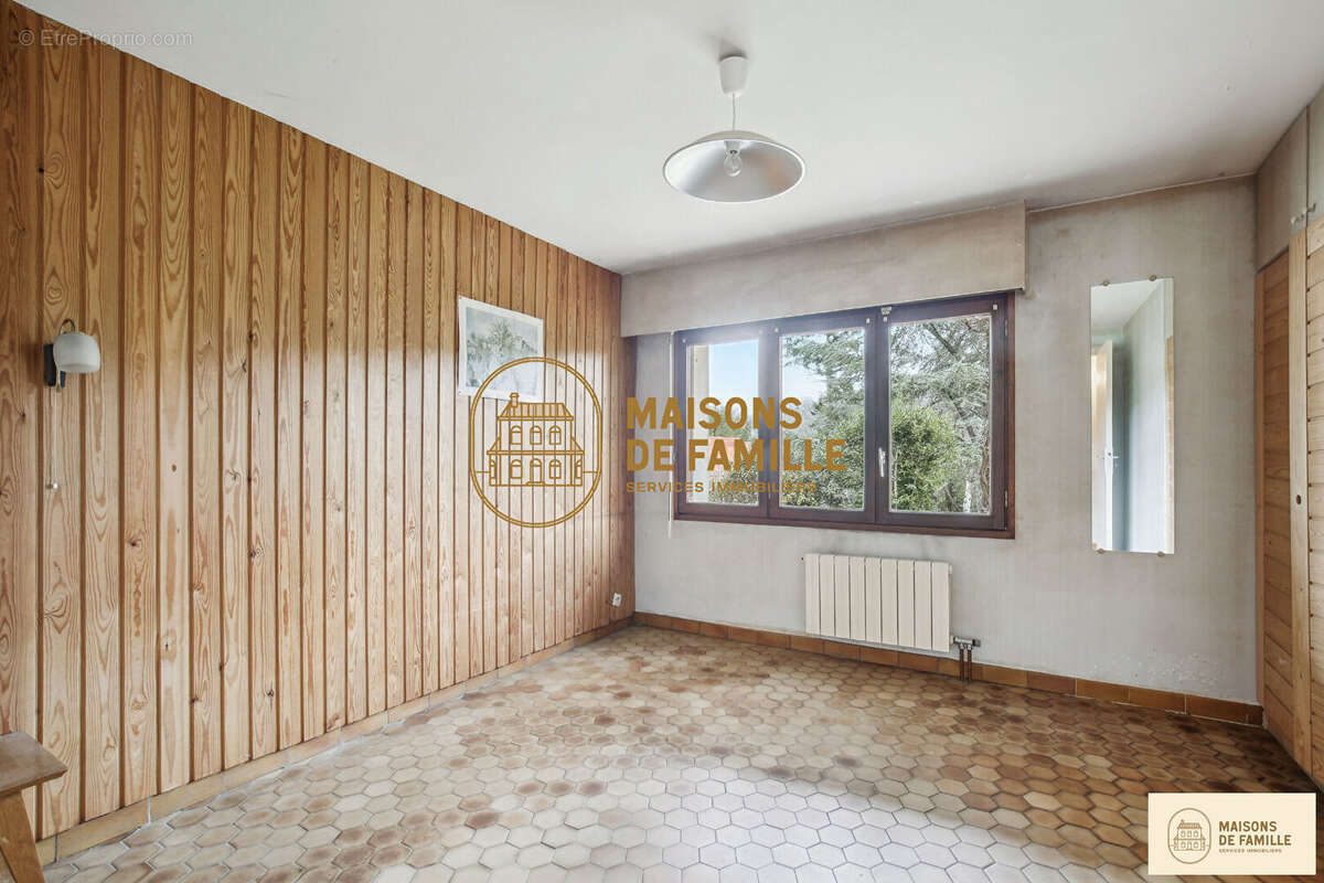 Maison à LA CELLE-SAINT-CLOUD