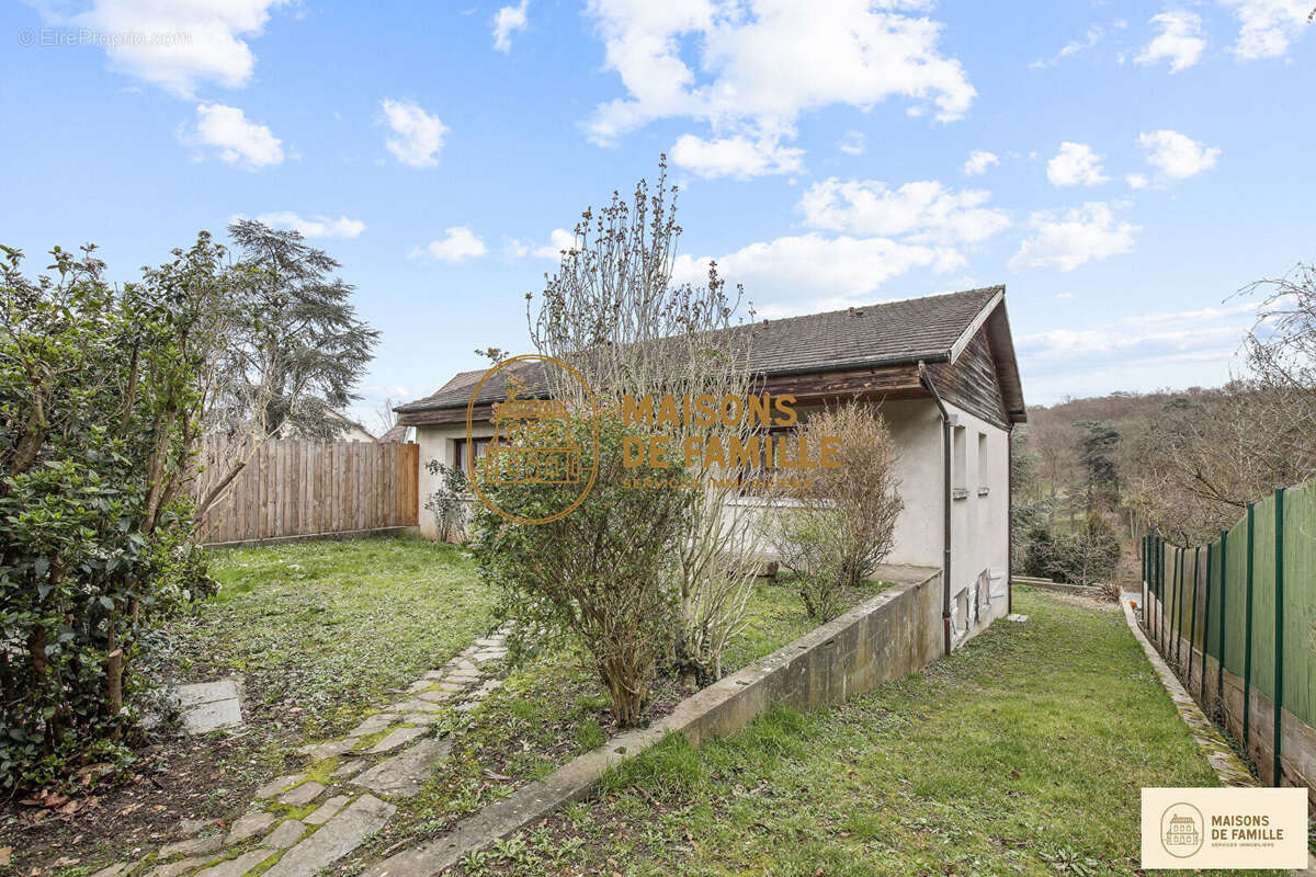 Maison à LA CELLE-SAINT-CLOUD