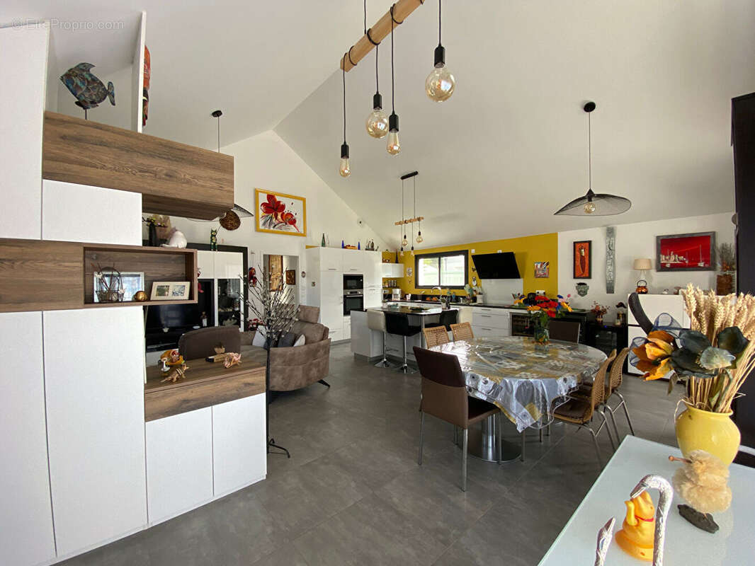 Maison à GRANDCHAMPS-DES-FONTAINES