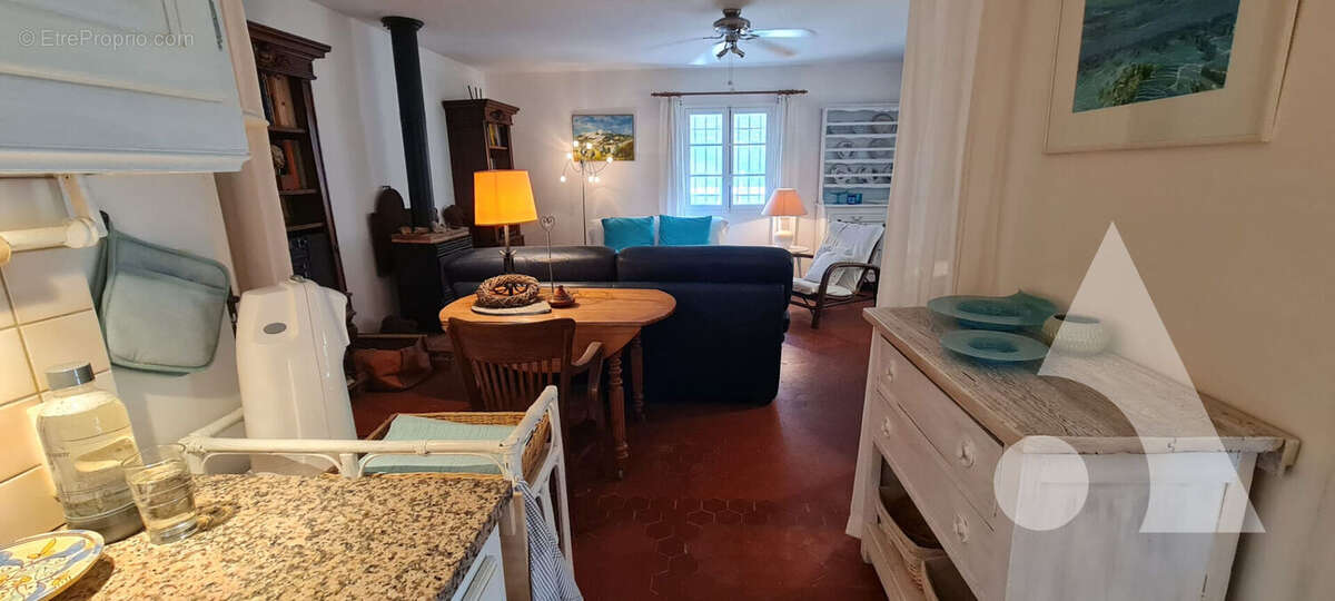 Maison à ENTRECASTEAUX