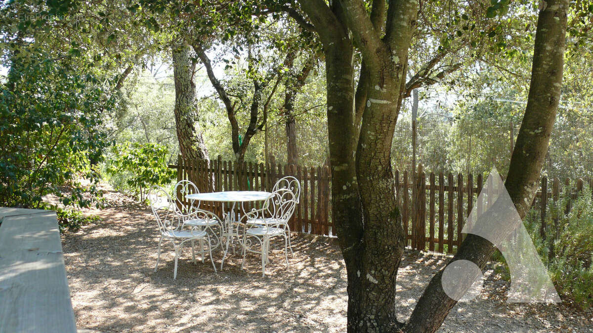 Maison à ENTRECASTEAUX