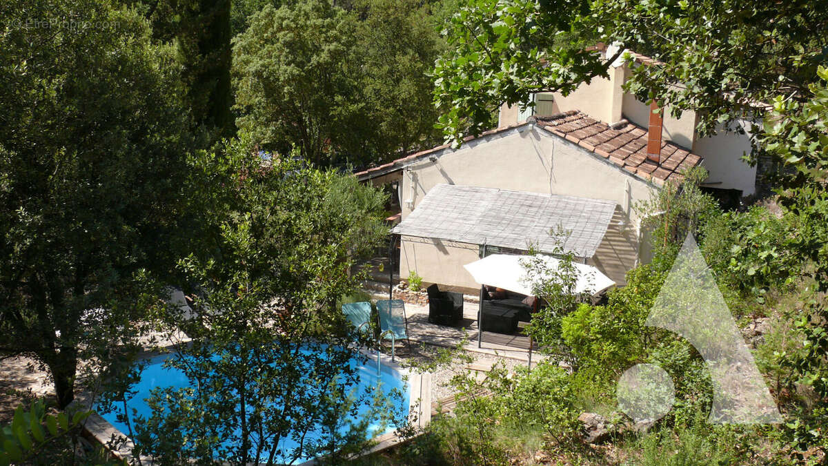 Maison à ENTRECASTEAUX