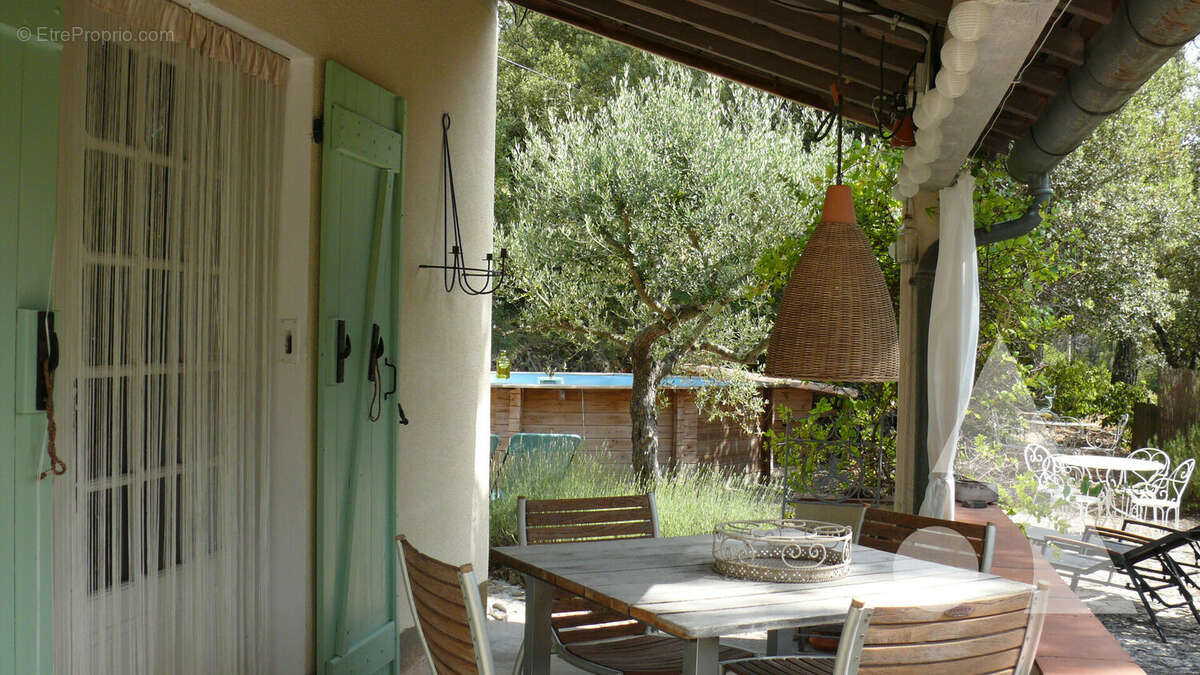 Maison à ENTRECASTEAUX