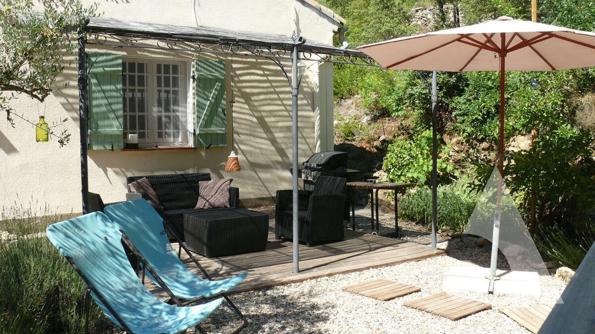 Maison à ENTRECASTEAUX