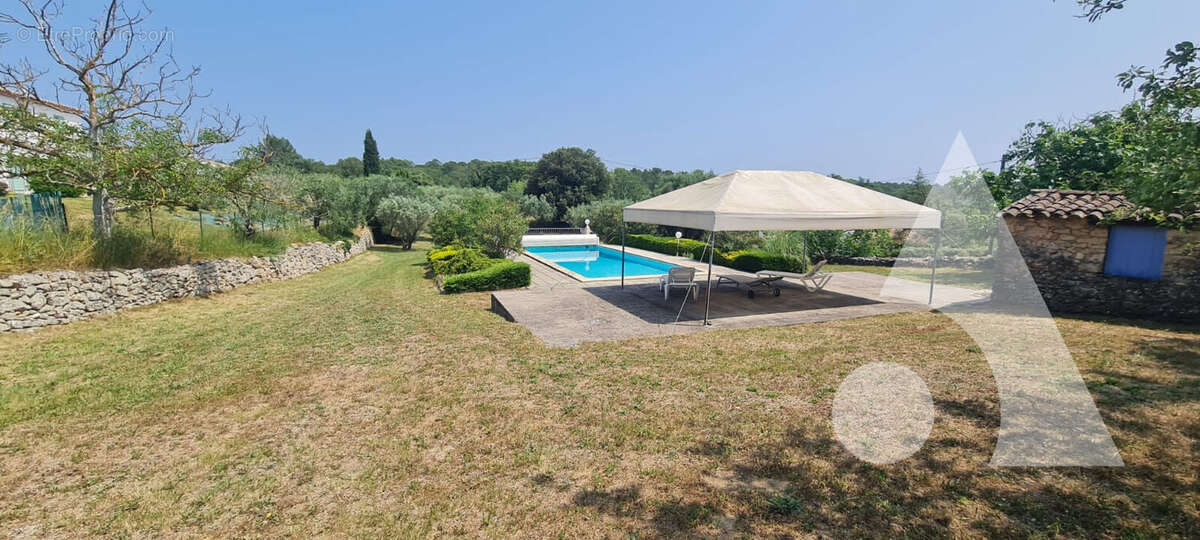 Maison à BAGNOLS-EN-FORET